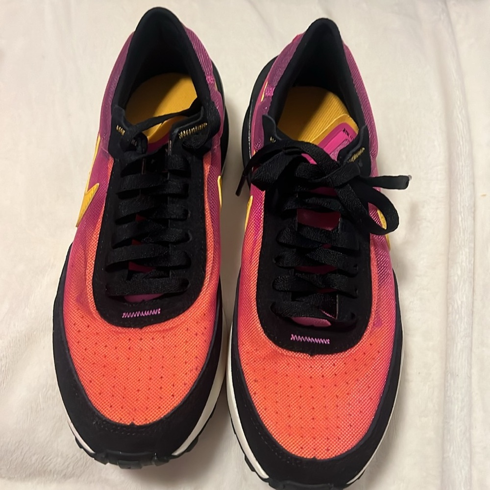 Nike waffle  one GS active Fushia